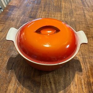 Vintage dutch oven
